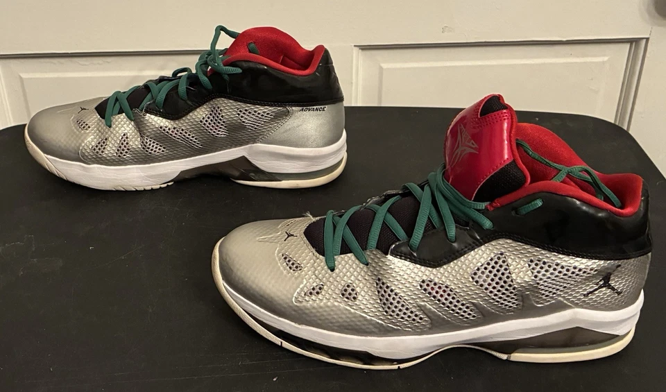 Zapatos para hombre Jordan Melo M8 Advance talla 10,5 metálicos plateados negros Foto 3 de 4