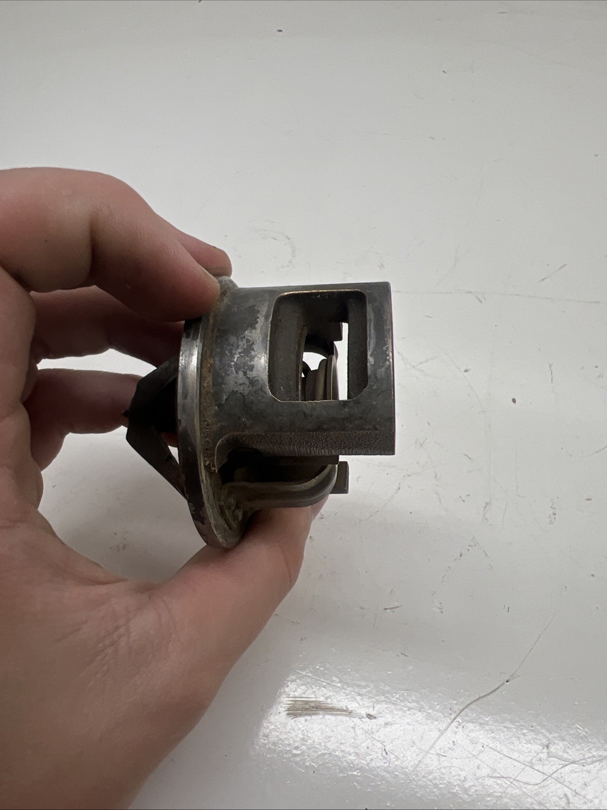 Original 78C Rolls Royce Thermostat for 6cyl all Cars 1946-1959.  RH9143
