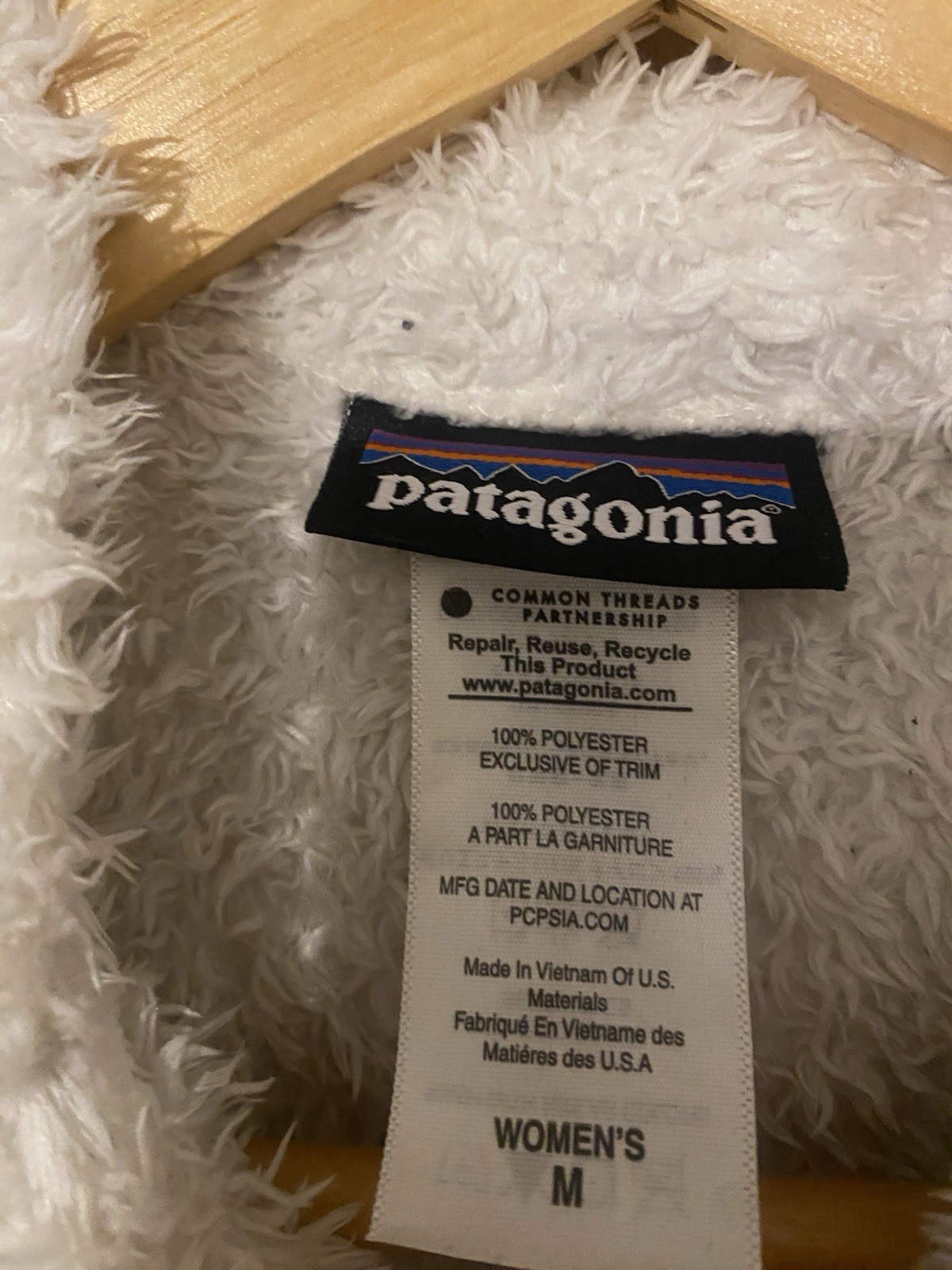 Patagonia Women’s Full-Zip Fleece Jacket – white, Size Medium m Slight Mark image 2