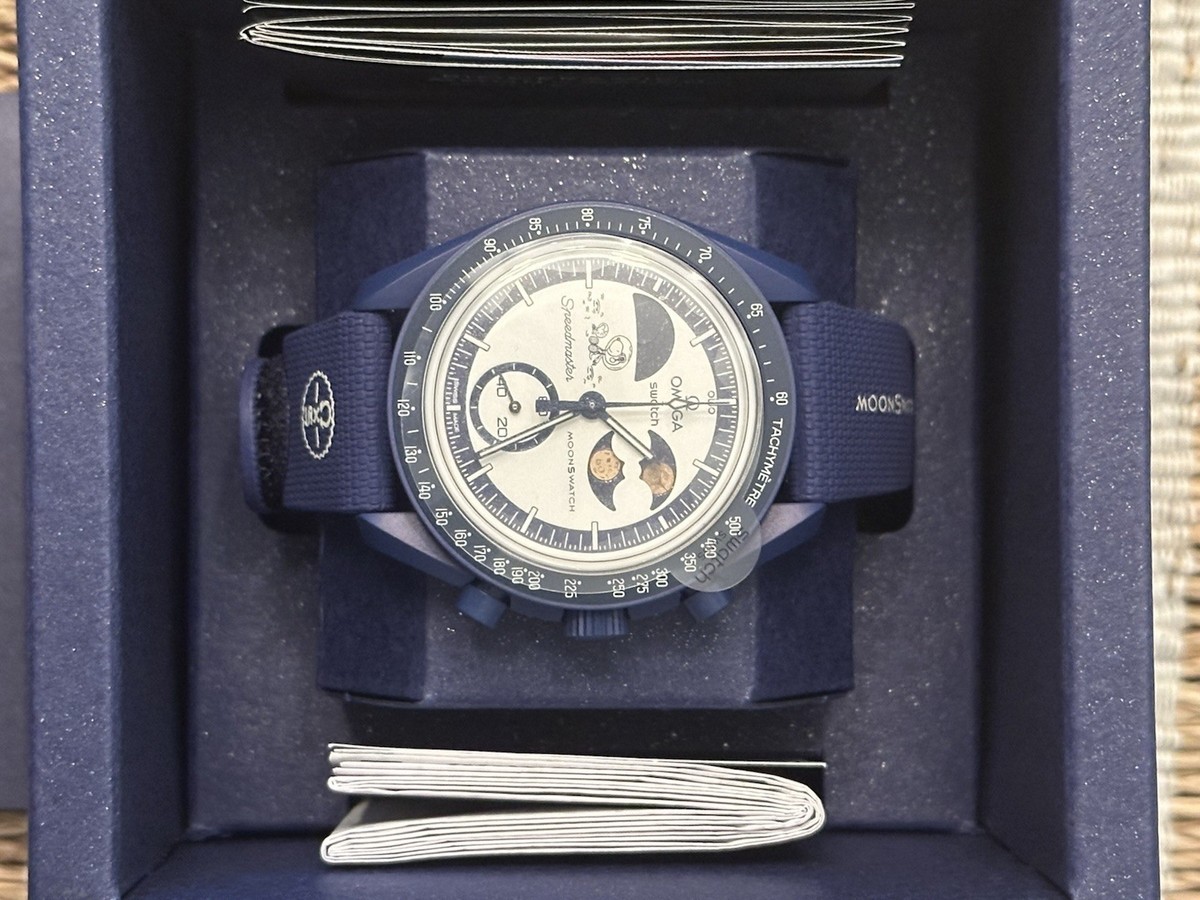 Swatch x Omega Snoopy MoonSwatch Mission To Earthphase Moonshine