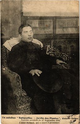 Old postcard Paris Terrible accident - Father Richard who saved 5 people (305231)