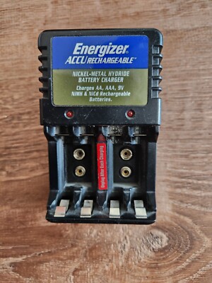 ENERGIZER ACCU RECHARGEABLE PORTABLE BATTERY CHARGER CHM4AA
