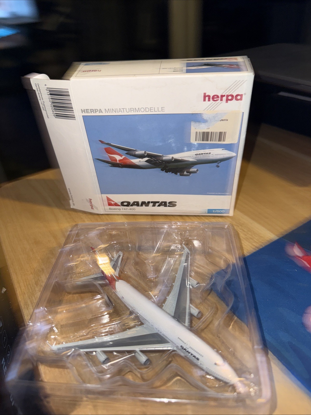 Herpa Wings Boeing 747-400 Scale 1:500 Qantas Licensed Aircraft Minimodell M Box