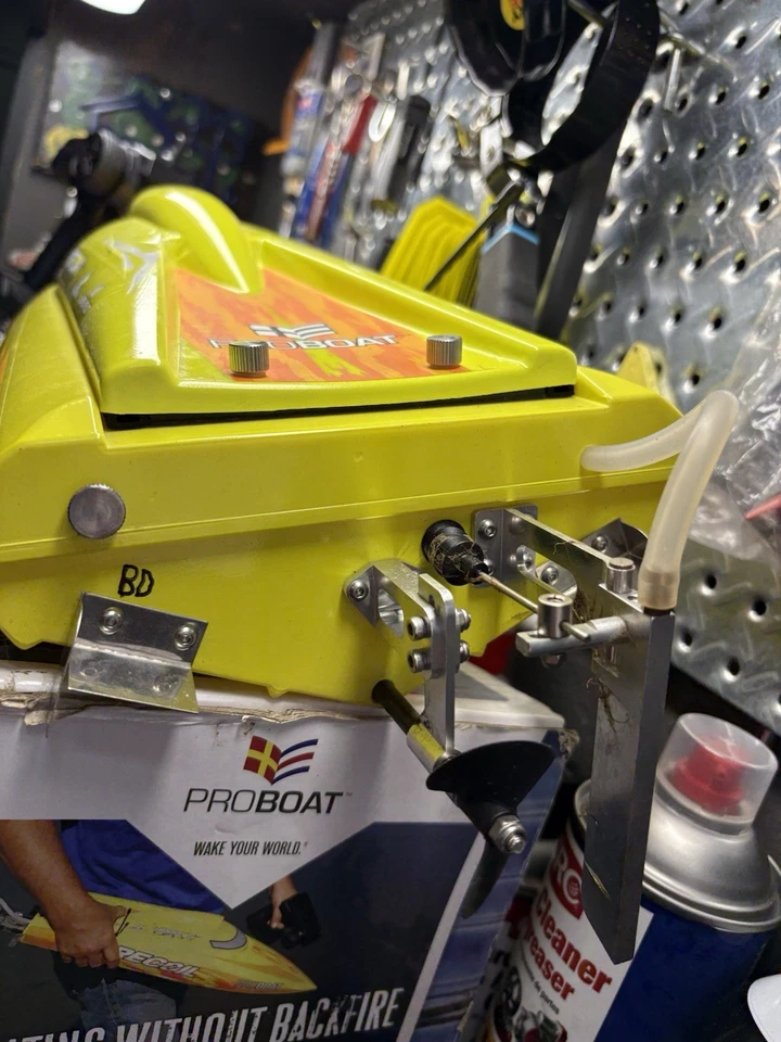 PROBOAT RECOIL 26 BOAT: PreOwned / Don’t Know Battery Is Good / Other Wise RTR - Image 2 of 4