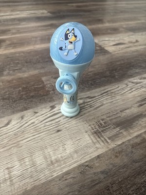 Battery-Powered BLUEY Bubble Wand Machine Great Condition