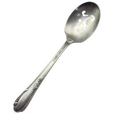 Meadowbrook 1936 Sugar Sifter Silver Plated Bon Bon Spoon Oneida Ltd Wm A Rogers
