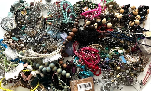 11 Lbs+ HUGE Vtg Costume to Fashion Jewelry lot Necklace Bead Chain UNSORTED