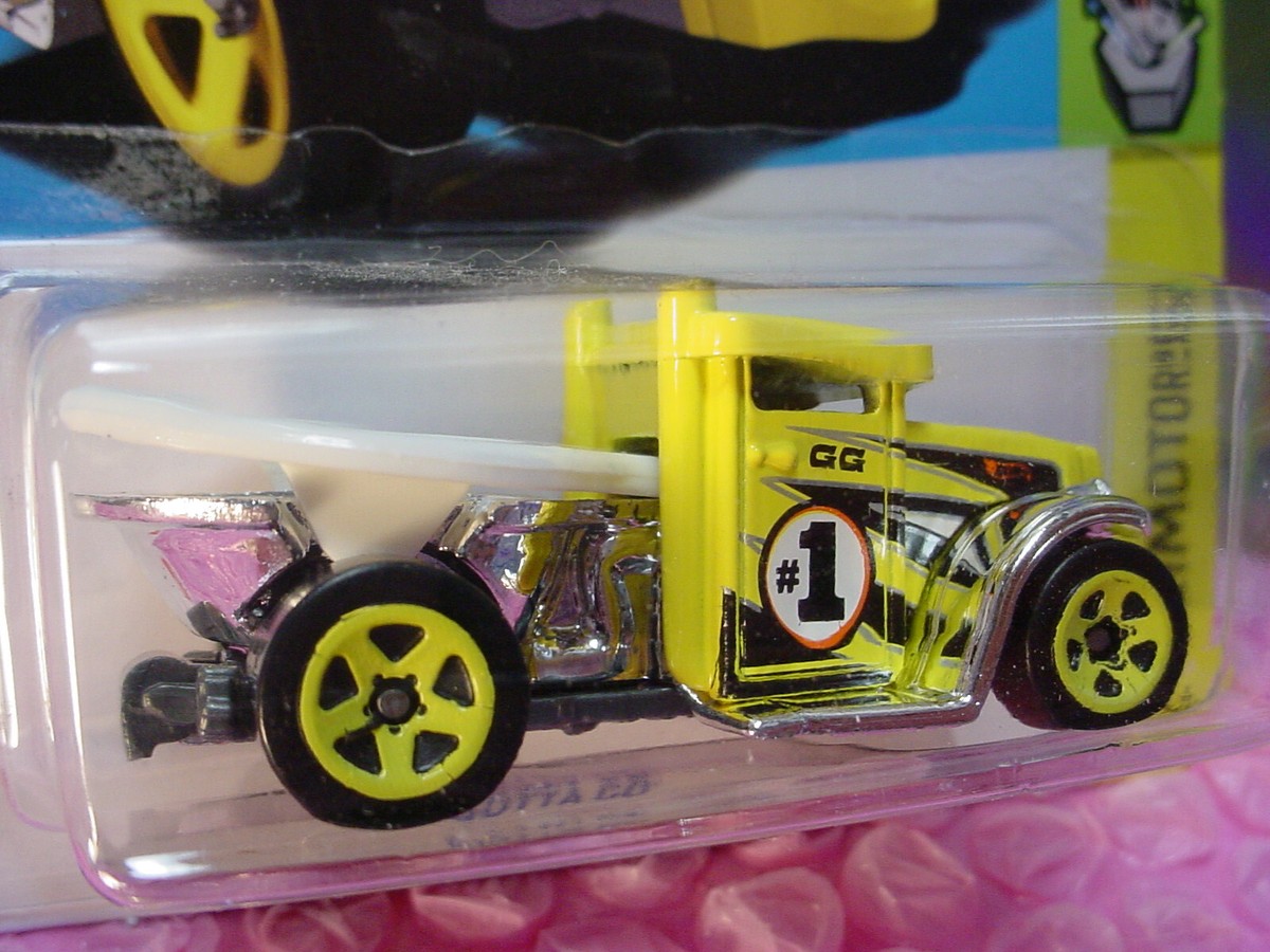 2023 Hot Wheels GOTTA GO #48 yellow/chr/white toilet🛠Experimotors