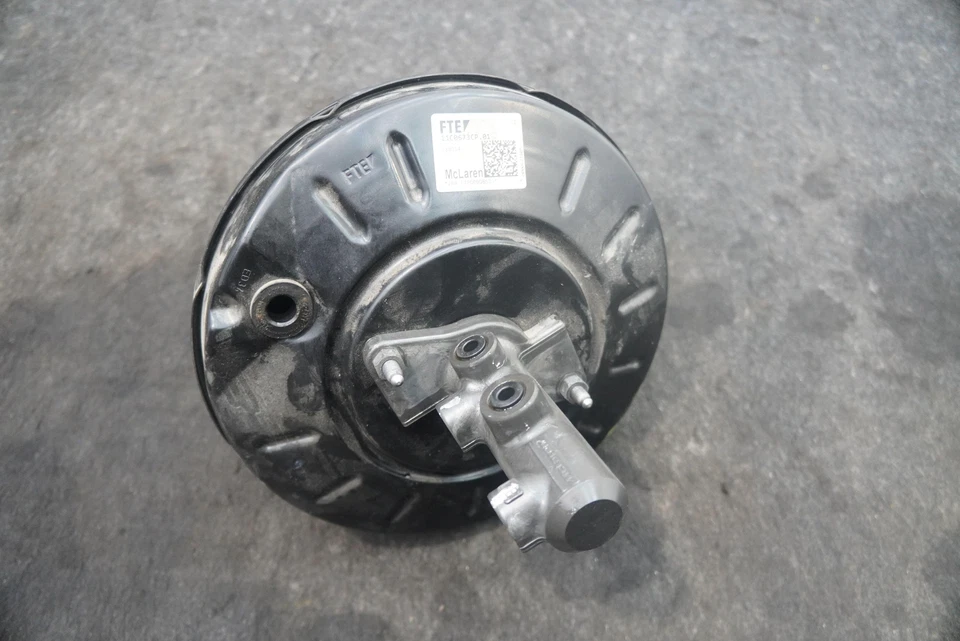 Power Brake Booster Master Cylinder 11C0673CP OEM McLaren 650S 2015 - Image 3 of 4