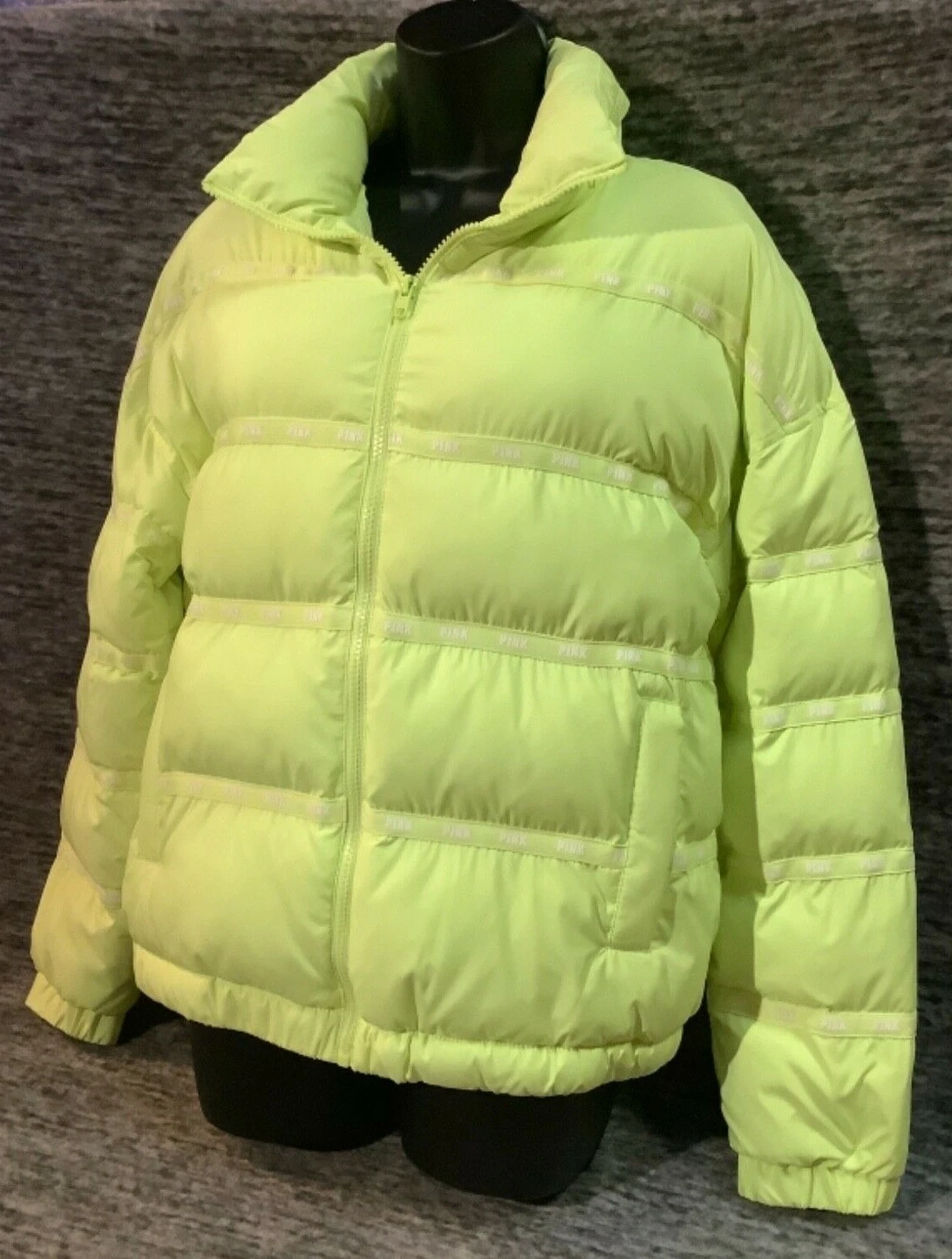 UNDERCOVER Giacca con cappuccio Victoria’s Secret rosa full zip puffer verde lime logo M rara nuova con etichette