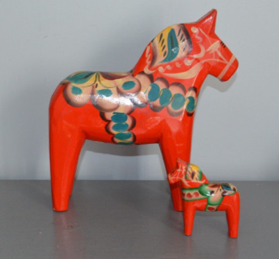 2 Figuren Pferd Holz bemalt Dala Nils Olsson Schweden