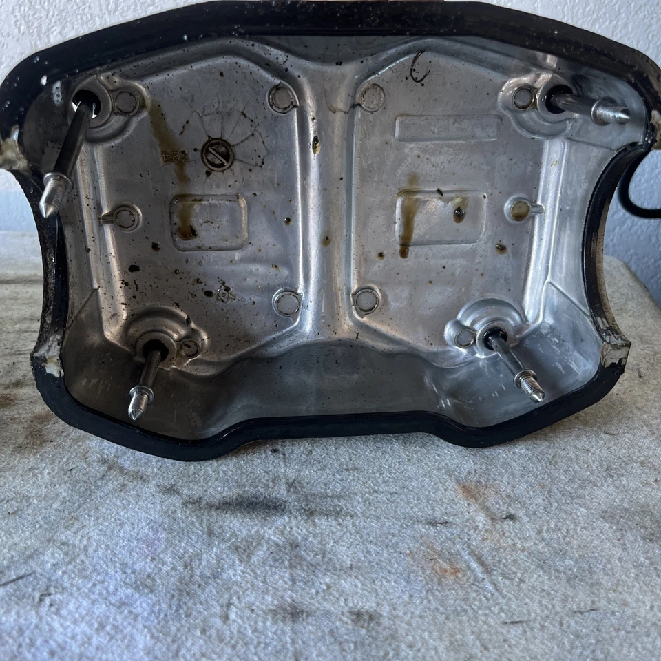 Cubiertas de culata y válvula Homda Goldwing 1981 Gl1100 Foto 2 de 4