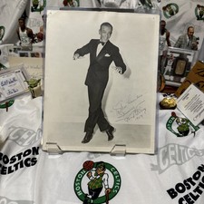 FRED ASTAIRE SIGNED VINTAGE PHOTO AUTOGRAPH 