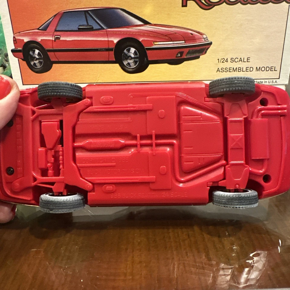 VINTAGE 1988 Buick Reatta 1/24 Scale Assembled Model New in Box NICE CAR 🚗 A158 - Image 2 of 4