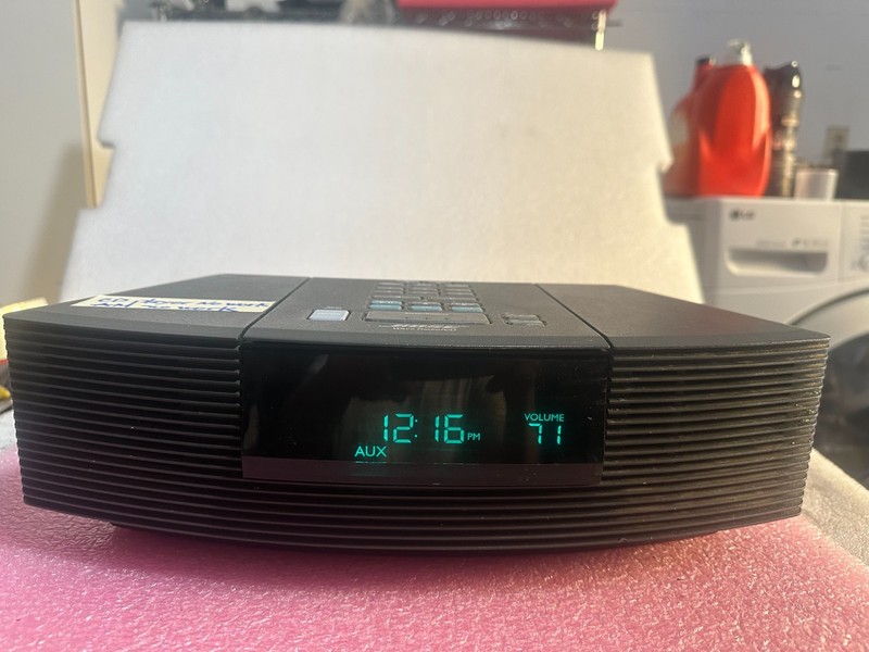 BOSE WAVE RADIO CD AWRC1G AM/FM RADIO/ALARM/CD PLAYER ( CD PAYER & AM NO WORK )