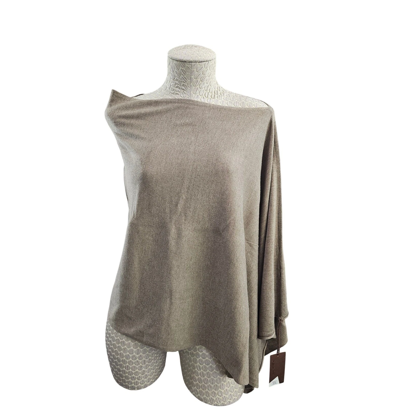 Kerisma M2077 Poncho Top Womens O/S Taupe Solid Wool Blend Asymmetrical Drape NW
Opens in a new wind