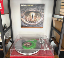 Vinyl Record Floating Display Shelf - Display Your Album While You Spin