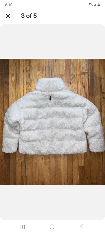 Chaqueta polar grande para mujer Nike Light Bone Therma-FIT relleno sintético pelo alto Foto 3 de 4