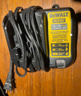 Genuine DEWALT DCB107 Lithium-Ion 12v 20v Battery Charger New — photo 2
