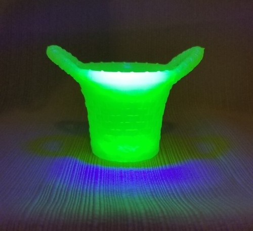 Boyd Glass Lemon Ice Basket - Picture 7 of 9
