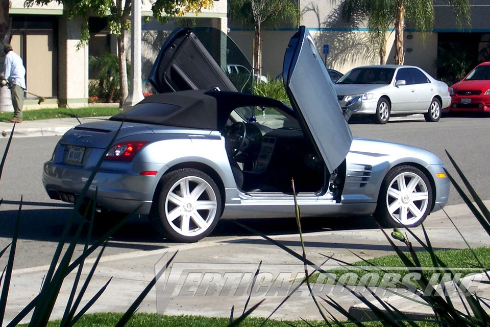 Kit de dobradiças Chrysler Crossfire 2004-08 por portas verticais INC Lambo  - Imagem 3 de 4