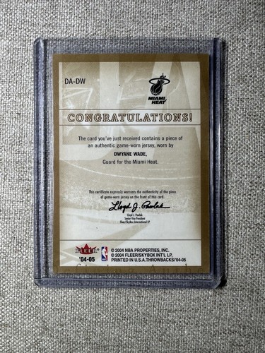 2004-05 Fleer Basketball Card DEFINING AUTHENTIC PATCH #DA-DW Dwyane Wade 3 - Picture 2 of 9
