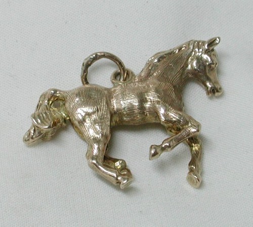 9ct Gold Galloping Horse Large Solid Heavy Charm 1960's Vintage 22794 - Picture 2 of 4