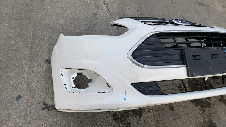 Ford C-Max 2017 parachoques delantero cubierta panel carcasa con rejilla y emblema conjunto blanco Foto 4 de 4