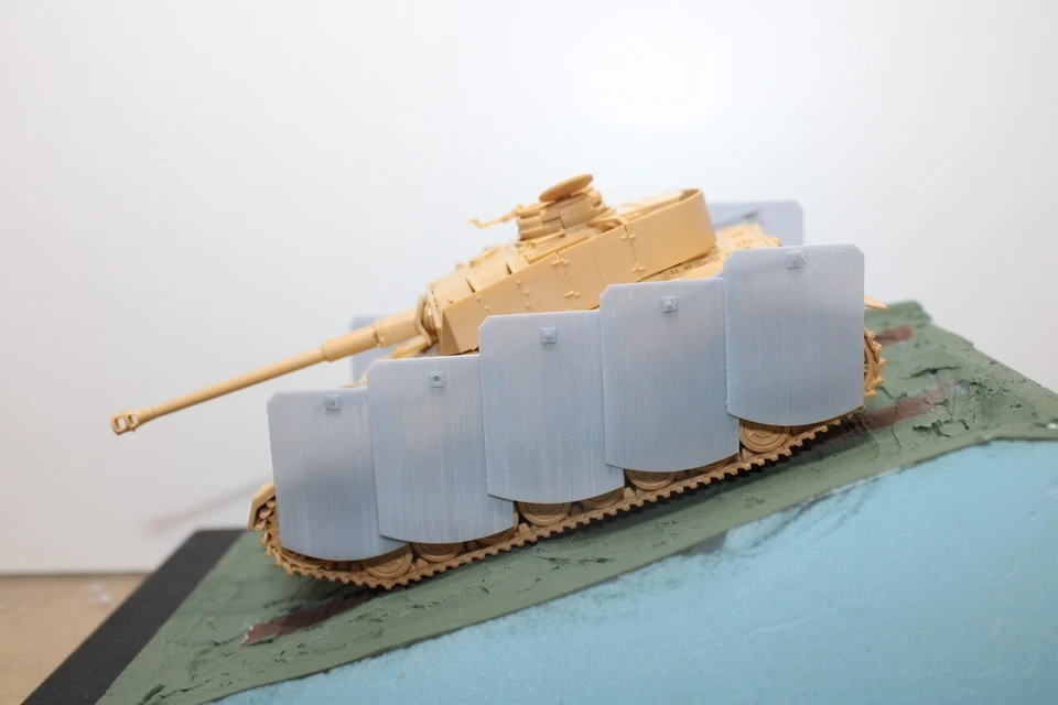 Peddinghstampa 3D 1/48 4135 Schwingschützen per Carro Armato IV O Stug IV - Immagine 2 di 3