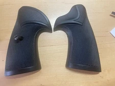 Pachmayr Presentation Grip for Smith & Wesson J Frame square butt (#24)