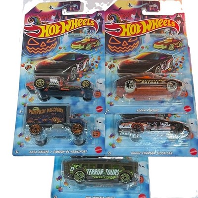 Hot Wheels Halloween DXT91 1:64 5-Car Set Rockin' Railer Baja Hauler Sealed