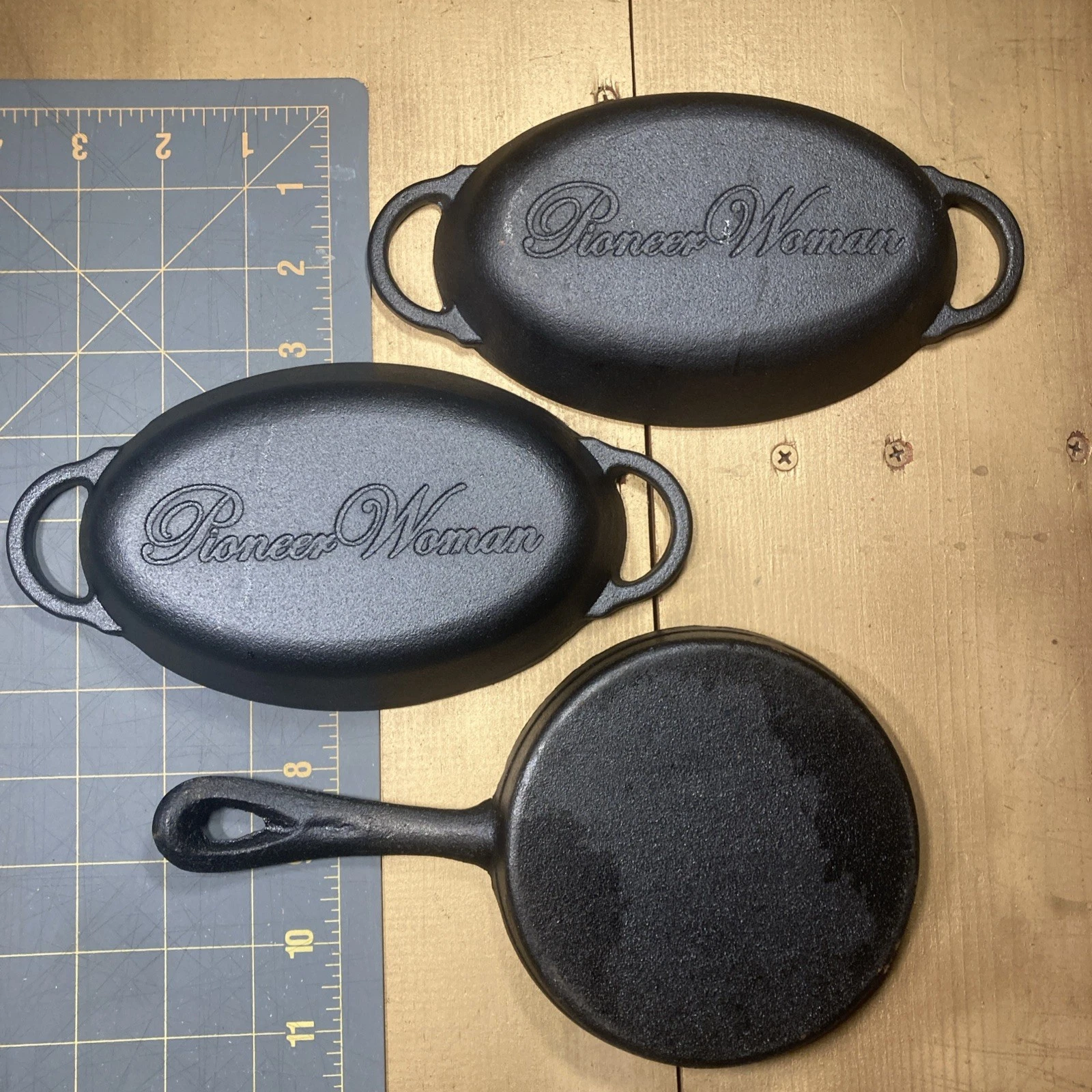 Pioneer Woman Cast Iron Oval Black Baking Dish Two-Piece Set w 4inch skillet new