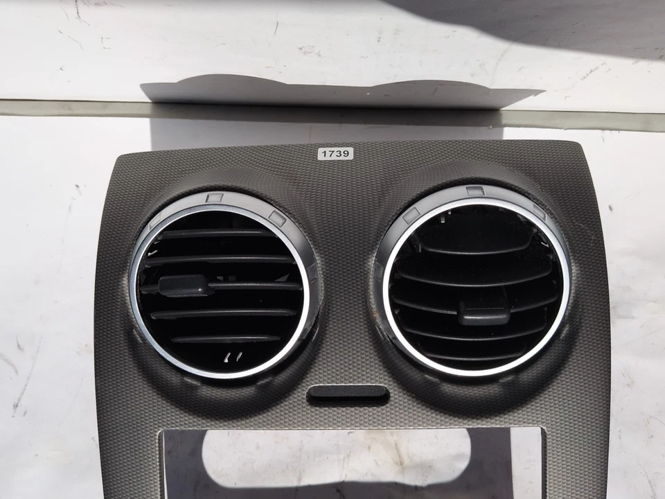 2005-2007 Ford Freestyle Radio Climate Dash Air Vent Trim Bezel Carbon Fiber - Image 2 of 4