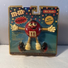 RadioShack Exclusive Red M M Mini FM-AM Radio with Headphones New Sealed