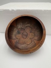 VINTAGE CARVED WOODEN BOWL FEATURING A PROMINENT FLORAL MOTIF