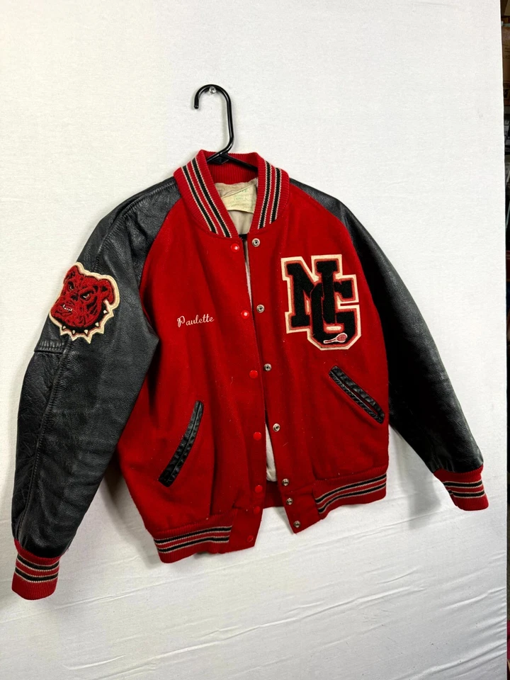 Chaqueta Universitaria Neff Letterman De Colección Para Mujer Grande Roja Negra Años 70 Manga Larga Foto 2 de 4