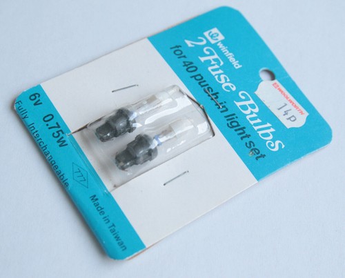2 Stück Vintage NOS Winfield Sicherungsbirnen für 40 Stecklicht St 6V 0,75W J1960