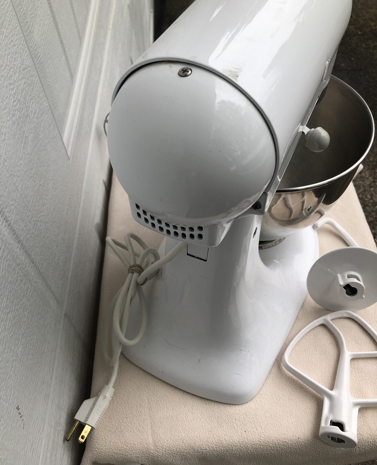 White KitchenAid KSM90 300W Ultra Power Stand Mixer W/ Attachments