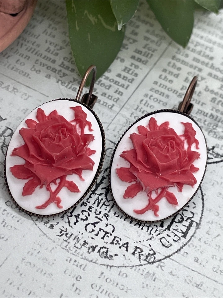 Pendiente camafeo cumpleaños aniversario ajuste gótico rojo y blanco latón oro rosa Foto 3 de 4