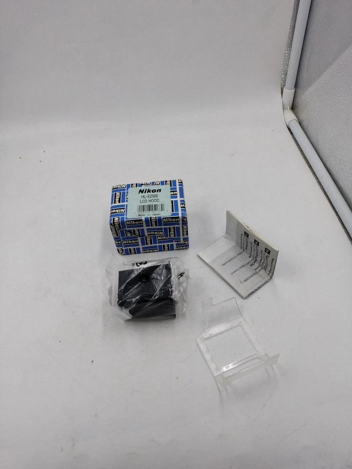 Capucha LCD Nikon HL-E2500 para cámara digital Nikon Coolpix 2500 Foto 2 de 4
