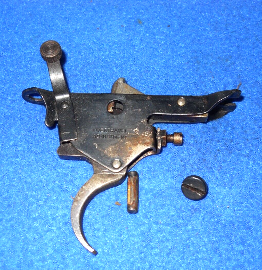WINCHESTER MODEL 320 22 S.L.LR TRIGGER HOUSING ASSEMBLY & SCREW