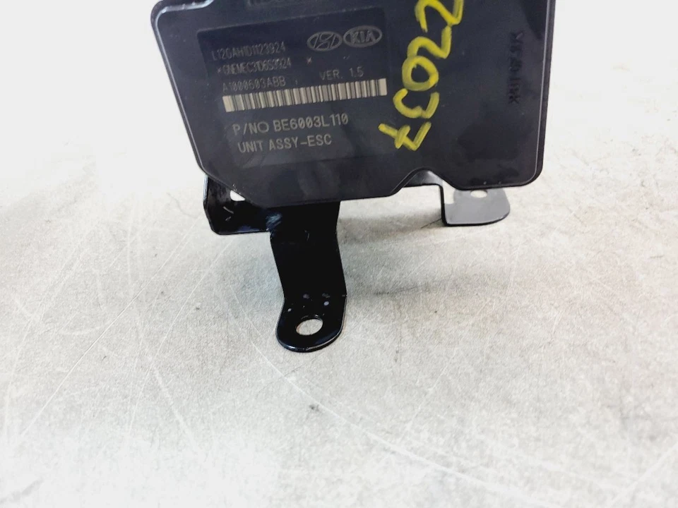 2014 2015 2016 HYUNDAI GENESIS COUPE 3.8L ABS BOMBA MOTOR MÓDULO 58920-2M840 - Imagem 3 de 4