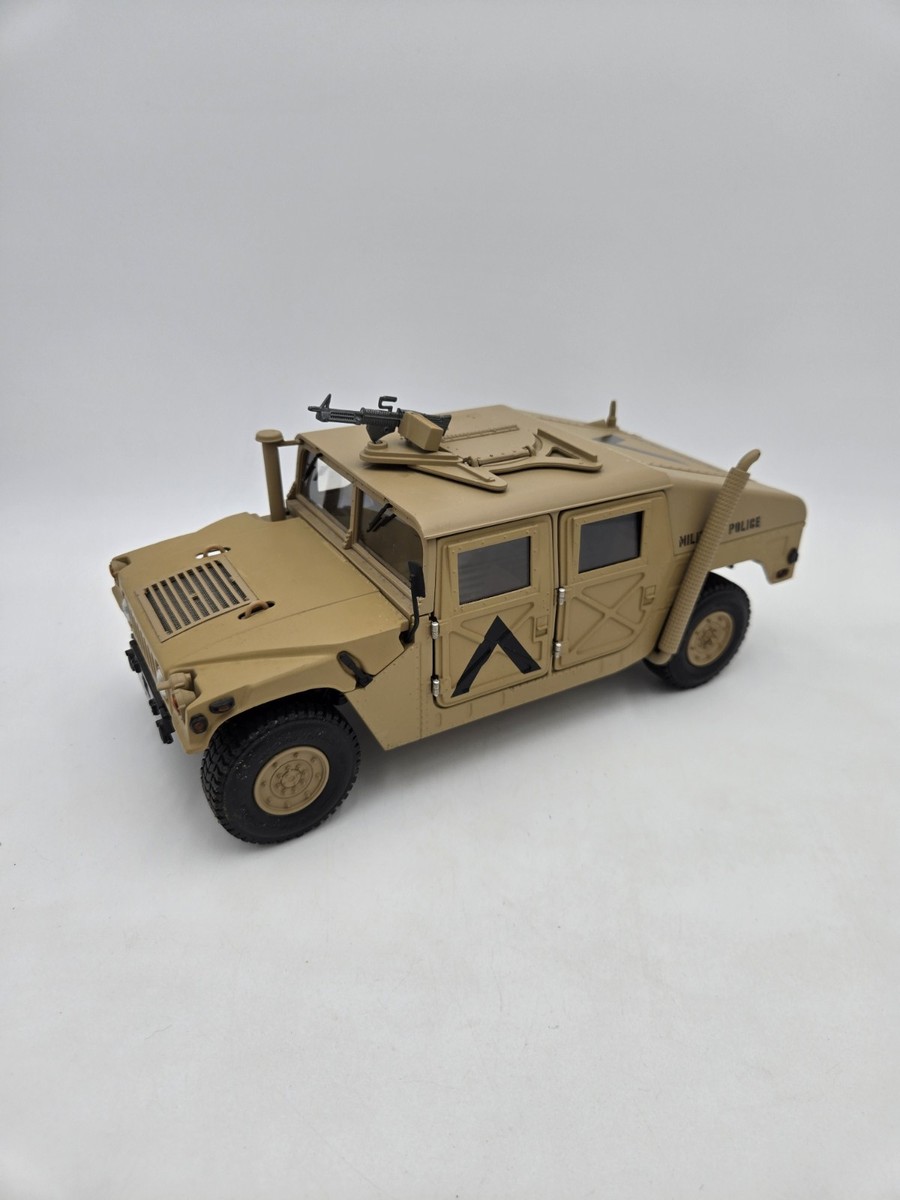 1/18　エグゾト　ハンヴィー　1995　ミニタリー 1:18 Exoto ThunderTrac AM General Humvee '95 Military Desert