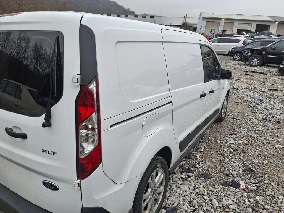 Used Front Upper Center Console fits: 2021 Ford Transit connect roof w/o sunroof - Image 4 of 4