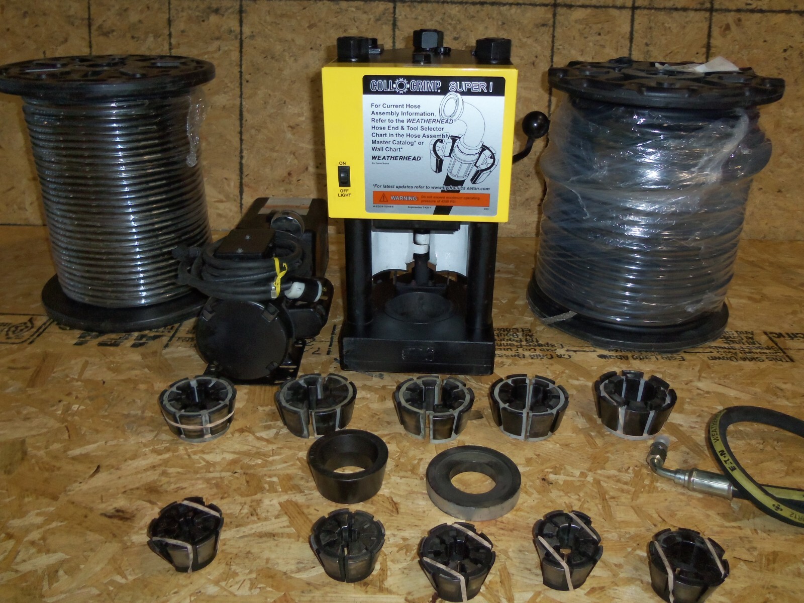 HYDRAULIC HOSE CRIMPER MACHINE 4 WIRE WEATHERHEAD T420 & (2) REELS OF