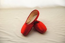 Brand New Red Pointe Shoes, Size 6/6.5
