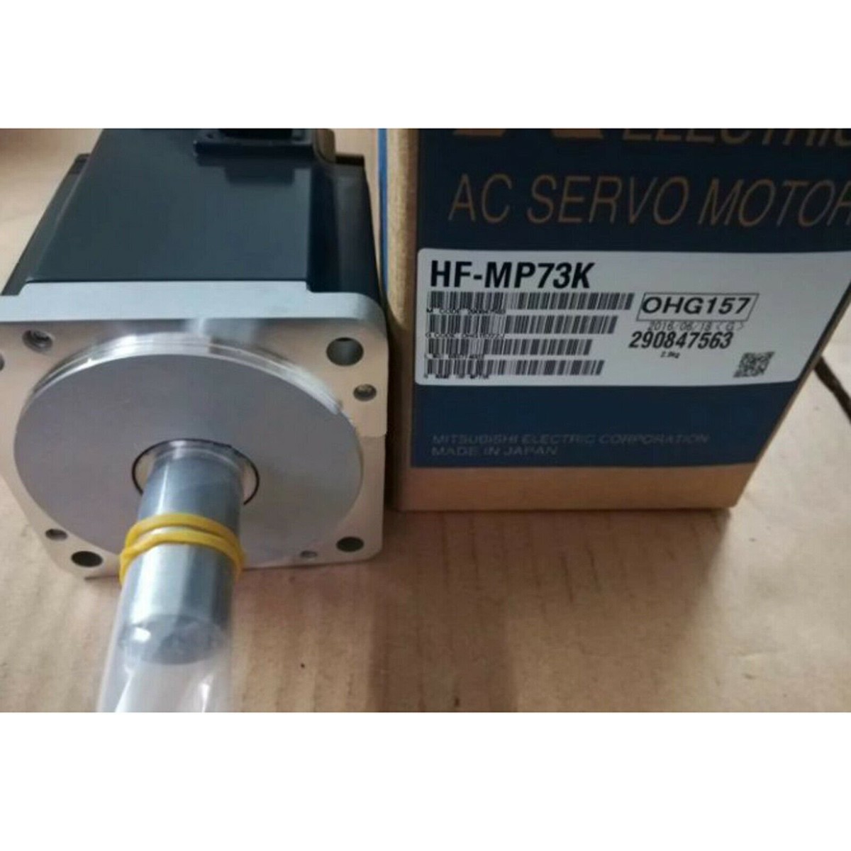 One New AC servo motor Mitsubishi HF-MP73K IN BOX Free One New AC servo motor Mitsubishi HF-MP73K IN BOX Free