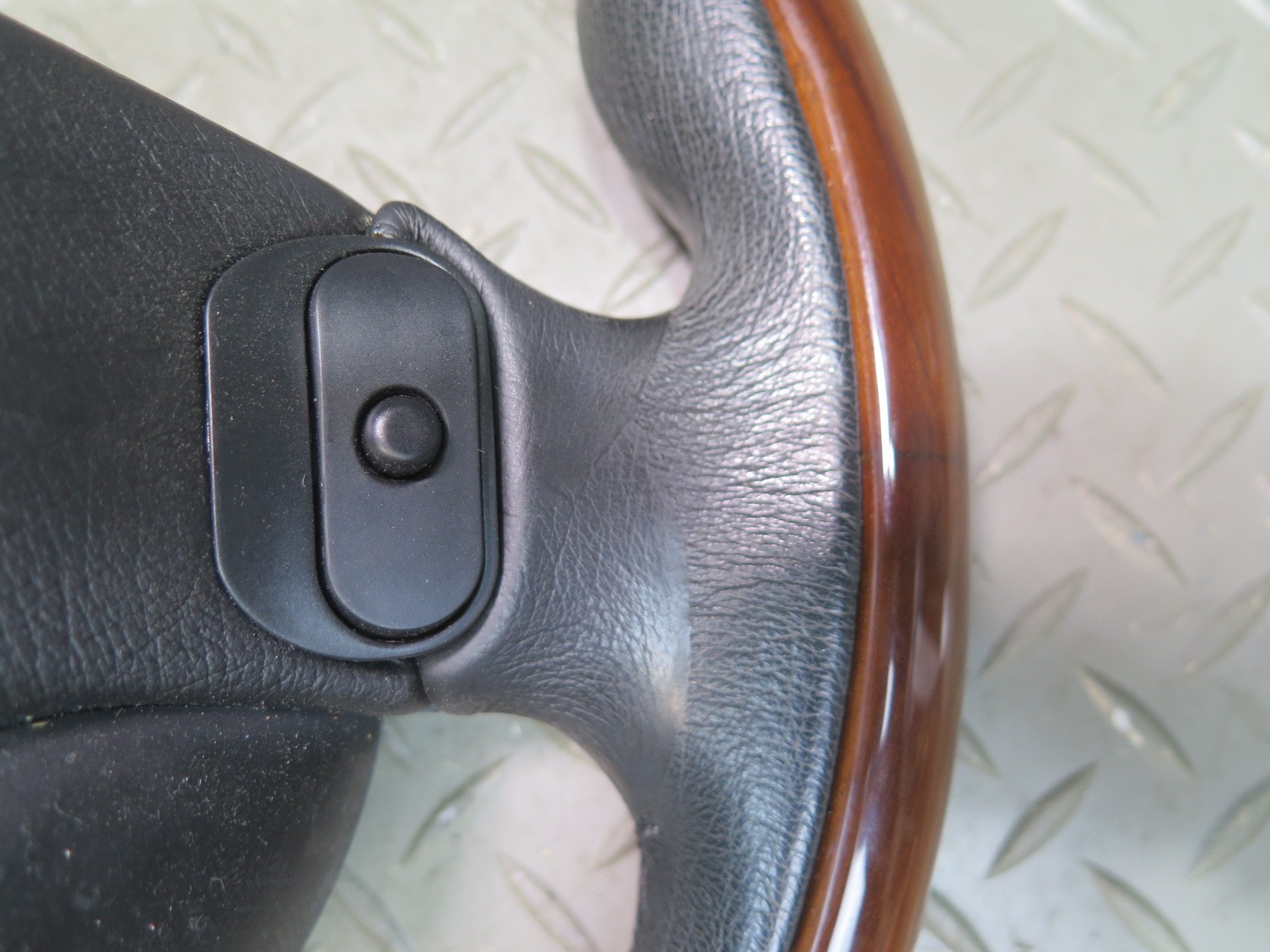 2008-2012 MASERATI GRANTURISMO S M145 LEATHER WOOD STEERING W SWITCH