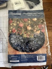 Herrschners Snowflakes  Swirls Latch Tree Skirt Kit, Navy  White