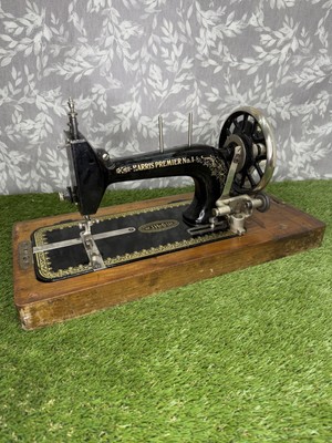 Antike kleine Nähmaschine Harris No.1 in Reisegröße + Original Koffer Handkurbel